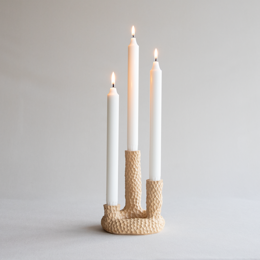 Lysestake - Kringljus trearmet - Form & Objekt