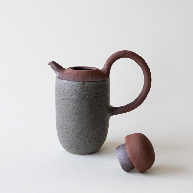 Terra Olivenolje mugge - Grønn - Form & Objekt