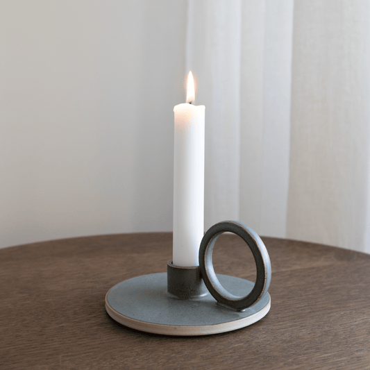 Ro lysestake - Pine - Form & Objekt