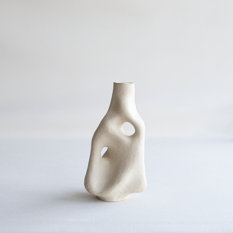 Skulpturell Vase - Lerhøj - Form & Objekt