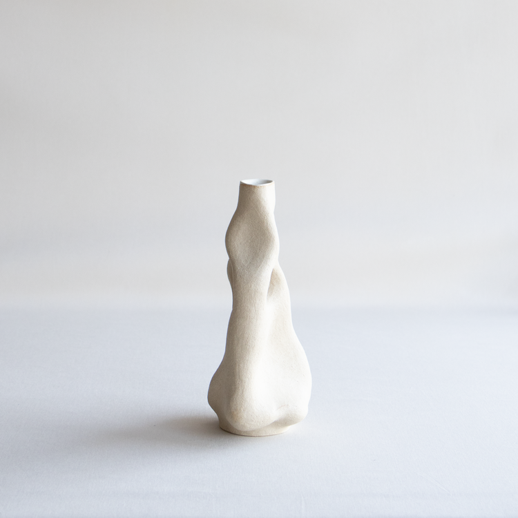 Skulpturell Vase - Lerhøj - Form & Objekt