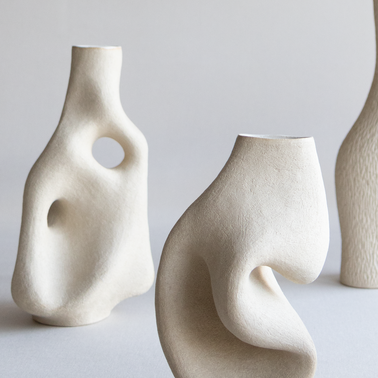 Skulpturell Vase - Lerhøj - Form & Objekt