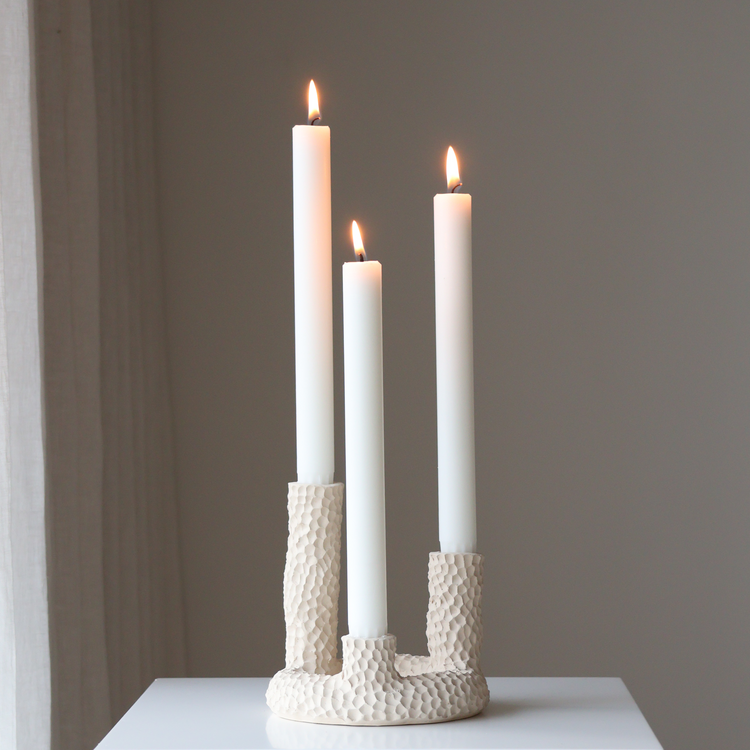 Lysestake - Kringljus trearmet - Form & Objekt