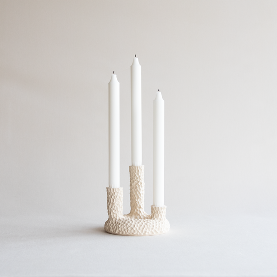 Lysestake - Kringljus trearmet - Form & Objekt