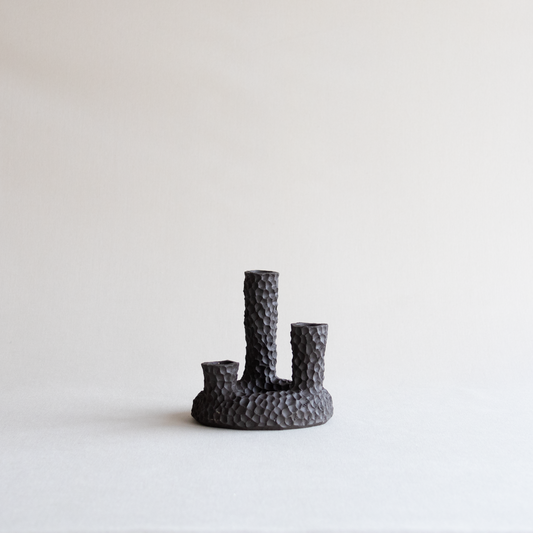 Lysestake - Kringljus trearmet - Form & Objekt