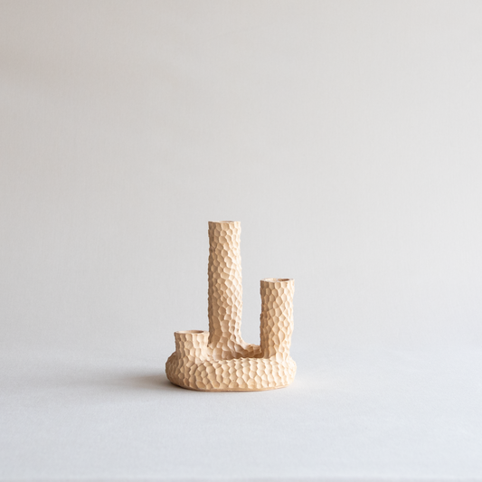 Lysestake - Kringljus trearmet - Form & Objekt