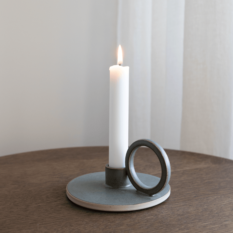 Ro lysestake - Pine - Form & Objekt