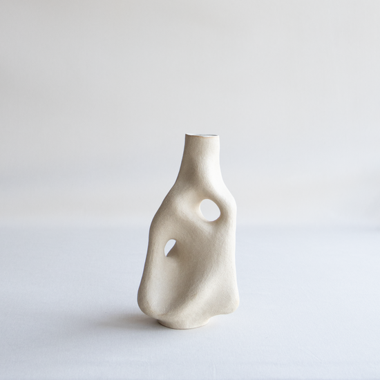 Skulpturell Vase - Lerhøj - Form & Objekt
